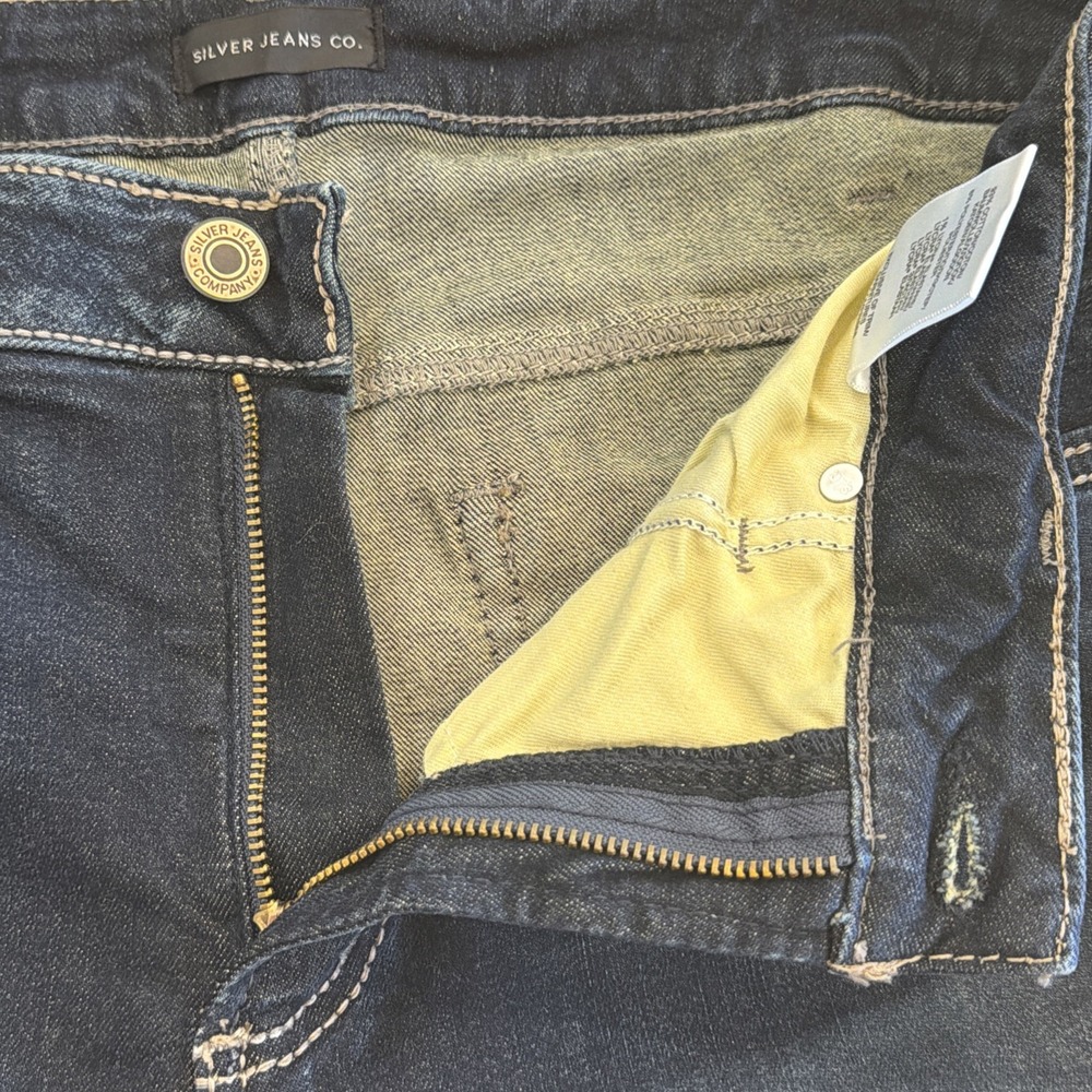 Silver Avery Dark Blue Straight Leg Women's Jeans size 18 length (38.5X29.5) - Picture 8 of 16